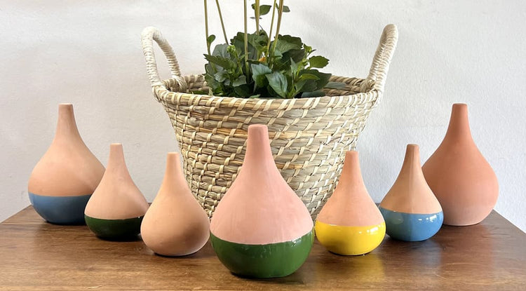 Divers oyas a planter de taille et de couleur differents 